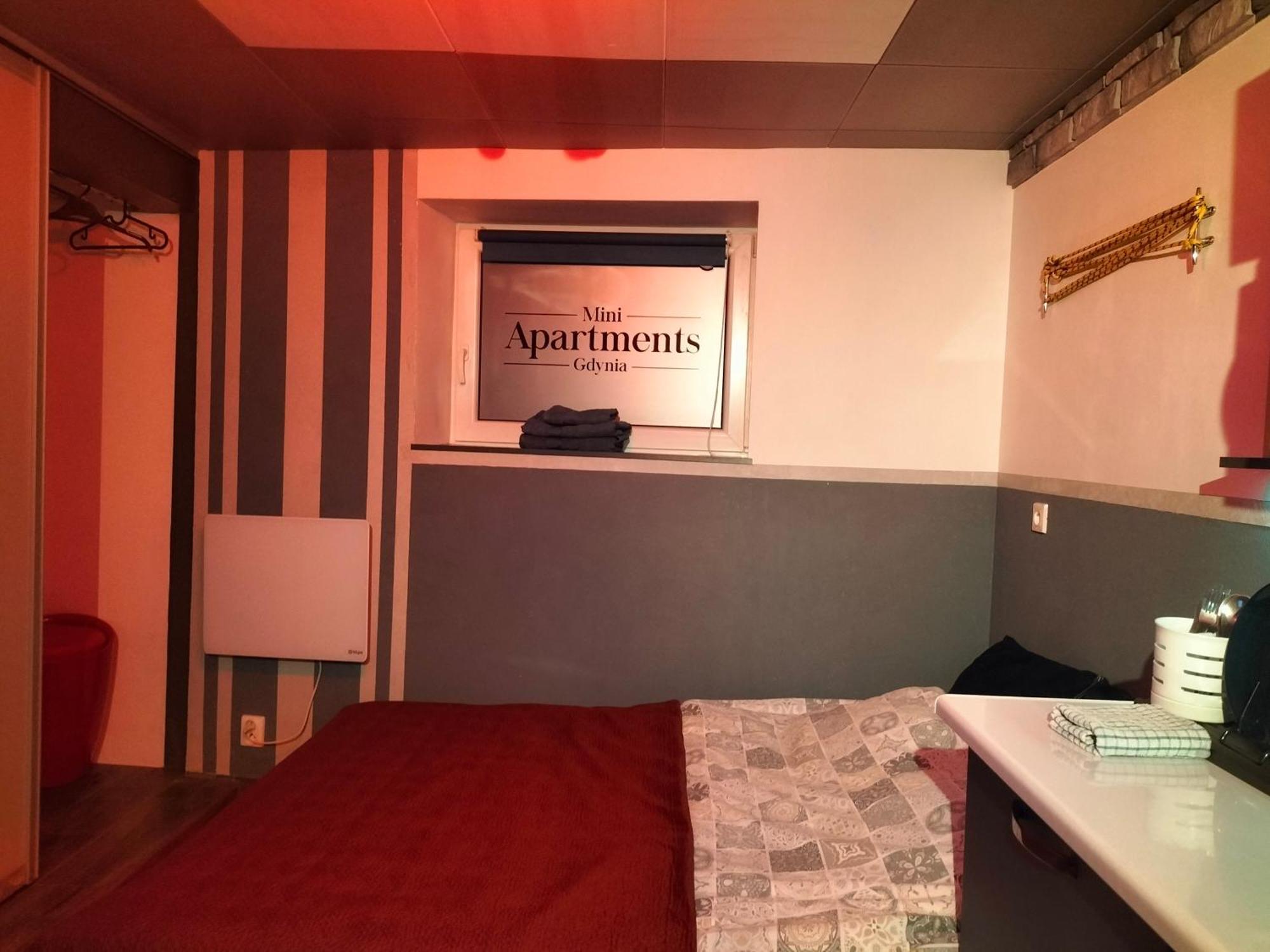 24h Mini Na Kod Dostepu & Free Parking & No Keys Gdynia